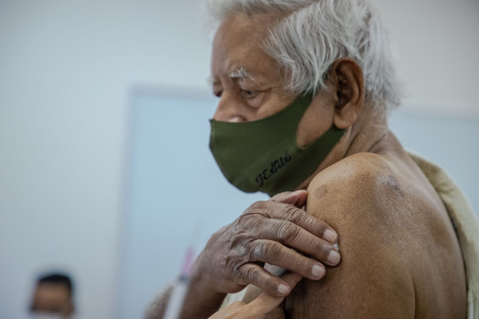 Adelino Gomes afirmou que se sente mais seguro após a segunda dose